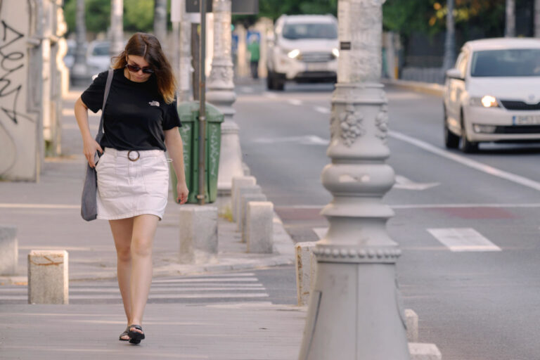 Jesień we Francji - Klasyczna elegancja w nowym świetle na Twoich paznokciach